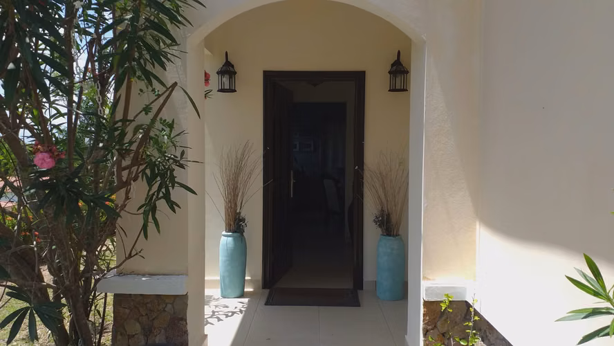 Hacienda Pacifica, San Carlos - Casa con piscina y casa de huéspedes - Imagen 2