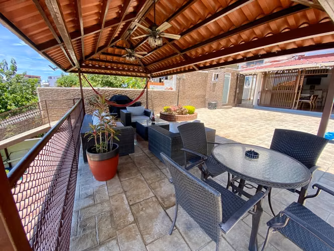 CASA GEMA ESCONDIDA EN HATO PINTADO EN VENTA