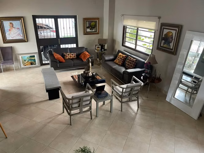 “PARAISO PLAYERO” AMPLIA CASA EN COSTA ESMERALDA CON JACUZZI EN COMUNIDAD PRIVADA EN VENTA