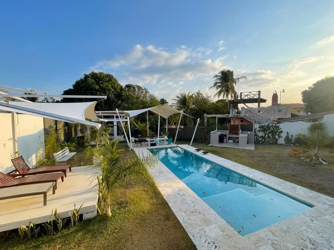 “PARAISO PLAYERO” AMPLIA CASA EN COSTA ESMERALDA CON JACUZZI EN COMUNIDAD PRIVADA EN VENTA