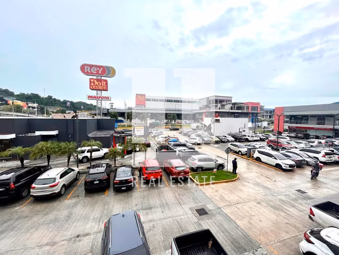 Se vende Local Comercial en Centennial Plaza