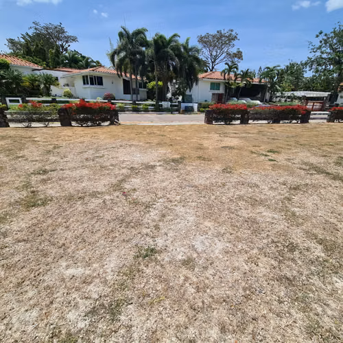 VENDO TERRENO. PUNTA BARCO VILLAGE. PLAYA. CORONADO.