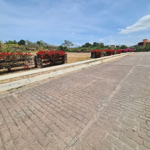 VENDO TERRENO. PUNTA BARCO VILLAGE. PLAYA. CORONADO.