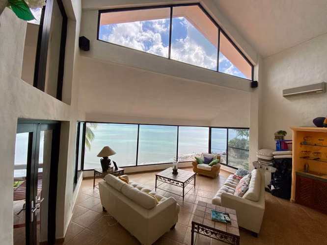 CASA FRENTE AL MAR PUNTA BARCO EN VENTA