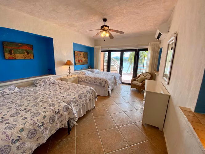 CASA FRENTE AL MAR PUNTA BARCO EN VENTA