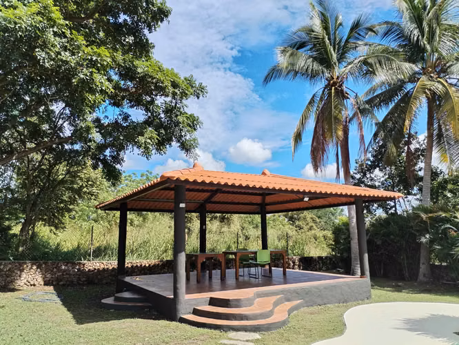 HERMOSA VILLA BRISA MARE CON PISCINA, JACUZZI Y CASCADA (A 3 MINUTOS ENTRANDO POR PUNTA CHAME)