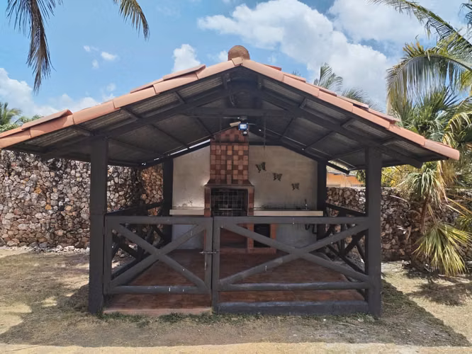 HERMOSA VILLA BRISA MARE CON PISCINA, JACUZZI Y CASCADA (A 3 MINUTOS ENTRANDO POR PUNTA CHAME)