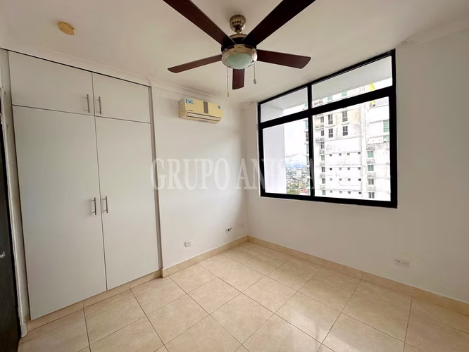 Oportunidad! Se Vende Apartamento en Dos Mares con Hermosas Vistas