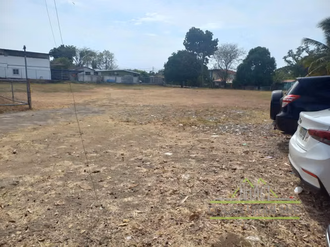 Se Vende Terreno de 4735 m2 en Las Tablas