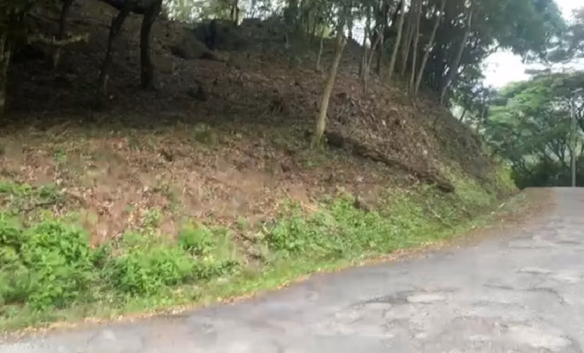 Oportunidad! Se Vende Terreno de Esquina en Altos del Maria