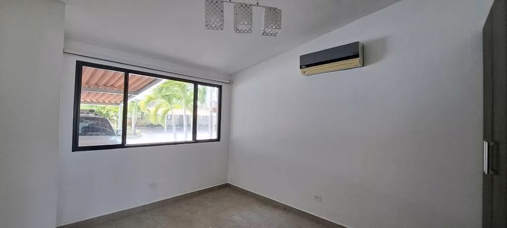 SE VENDE CASA DE PLAYA EN PH PUNTA PARAÍSO VILLAGE – PLAYA CORONADO, CHAME