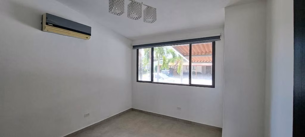 SE VENDE CASA DE PLAYA EN PH PUNTA PARAÍSO VILLAGE – PLAYA CORONADO, CHAME