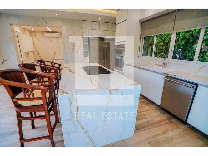 Se vende Casa en Altos del Golf - Imagen 19