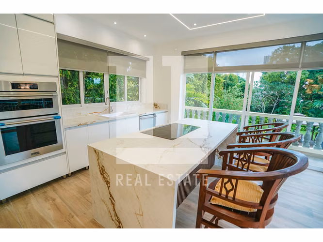 Se vende Casa en Altos del Golf - Imagen 12