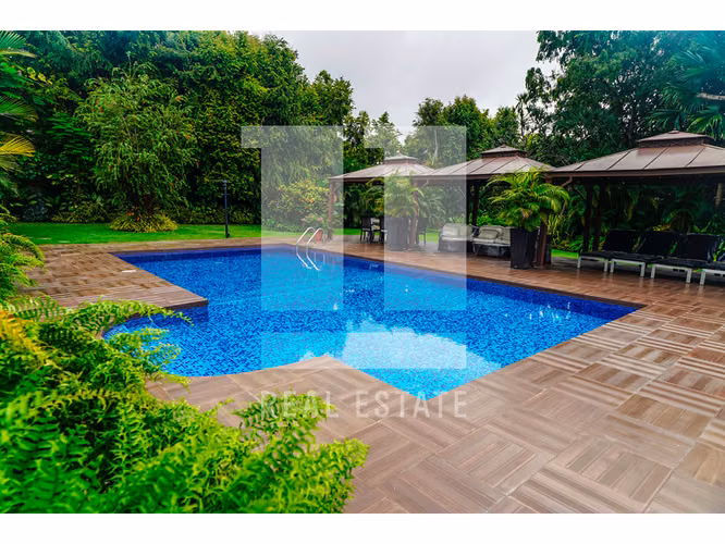 Se vende Casa en Altos del Golf