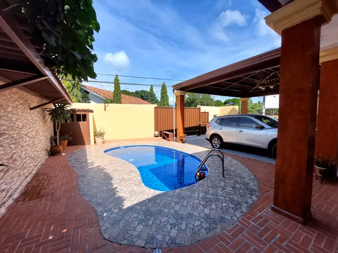 Alquiler casa en Chame con piscina