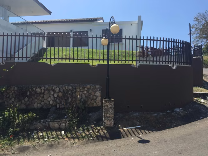 Venta de lujosa casa en David - Hacienda Rio Cruz
