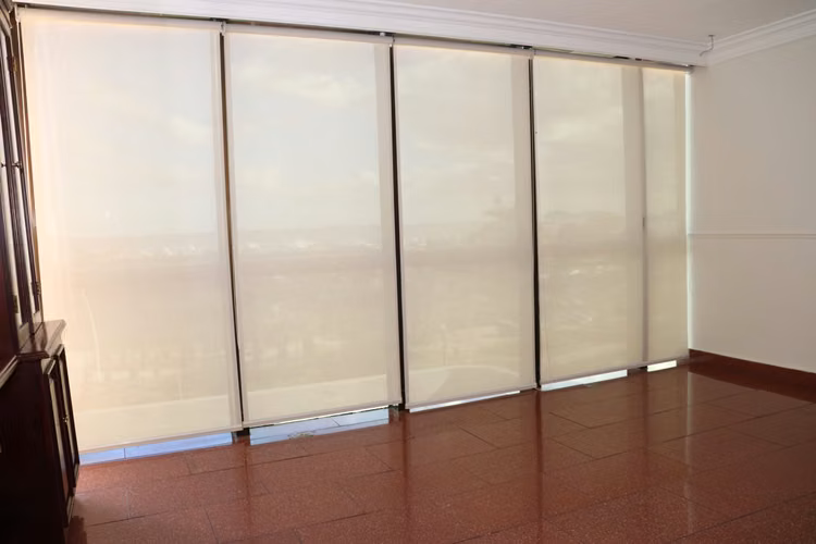 BEAUTIFUL OFFICE IN BOLBOA AVENUE , WITH SEA VIEW