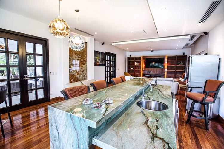 Casa Excepcional 920m2 con piscina $2,850,000 - Imagen 7
