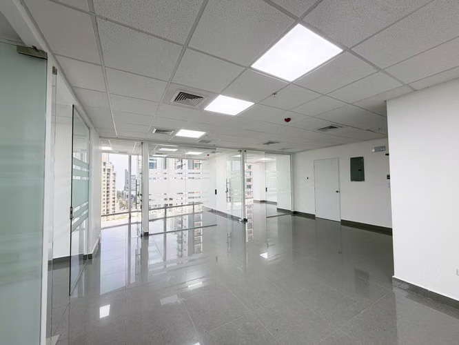 Office for rent of 120 m2 in Costa del Este