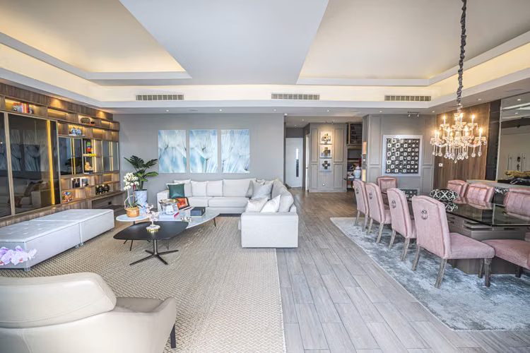 PEARL de ensueño! $1,050,000 4 recs duplex