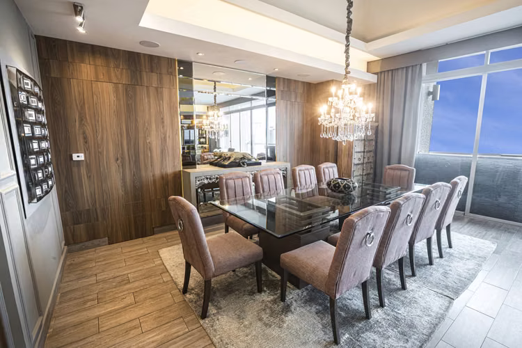 PEARL de ensueño! $1,050,000 4 recs duplex