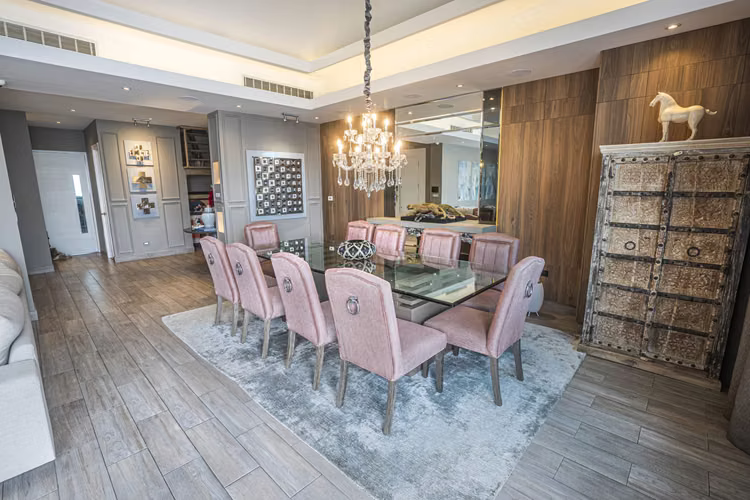 PEARL de ensueño! $1,050,000 4 recs duplex