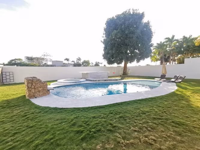 Se Alquila casa en Playa Blaca, amueblada