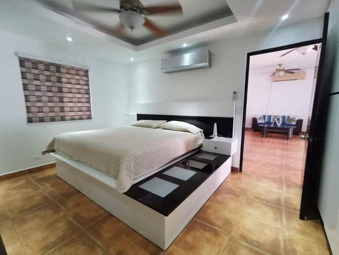 Se Alquila casa en Playa Blaca, amueblada