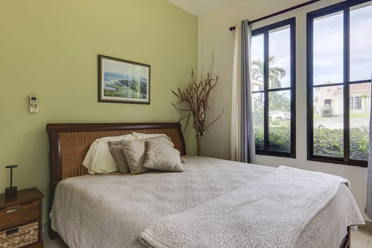 Hacienda Pacifica -Casa de lujo en un lote grande