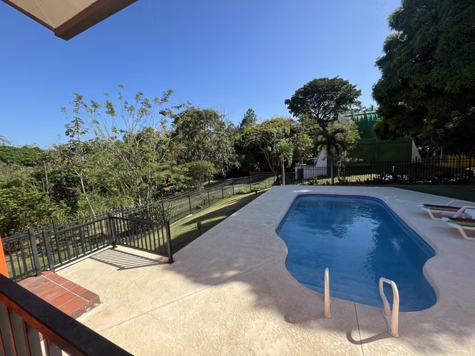 Casa con Piscina en El Espino