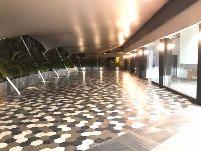 Local Comercial en Altos del Golf, Plaza Santa Elena - Imagen 6