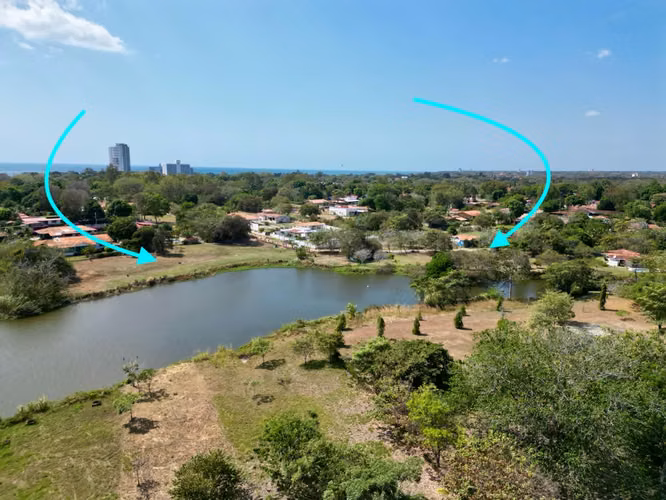 6 CROWNED LAND FACING THE LAKE TOGETHER OR SEPARATED FOR SALE