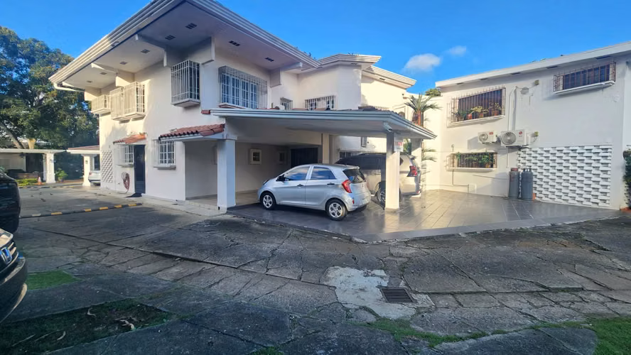 House sale in Costa del Este - Antigua