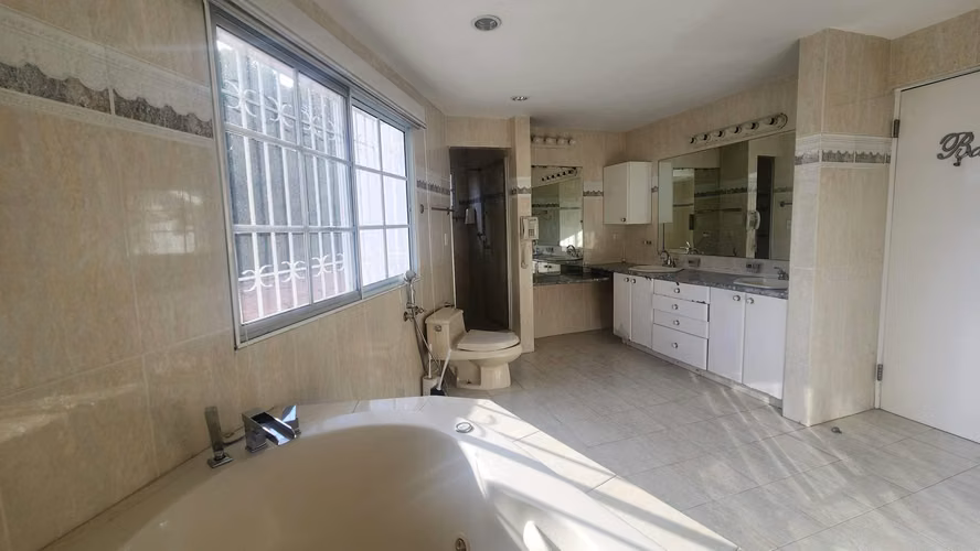 Venta de casa en Altos del Golf