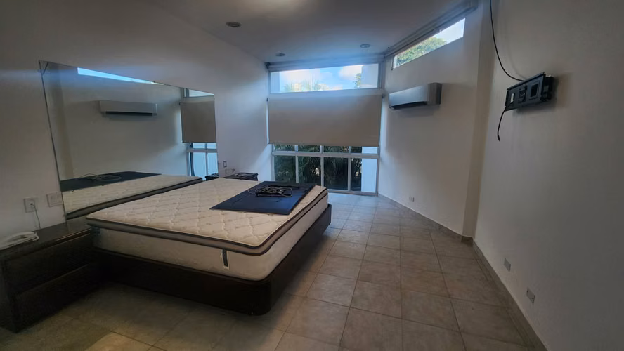 Venta de casa en Altos del Golf