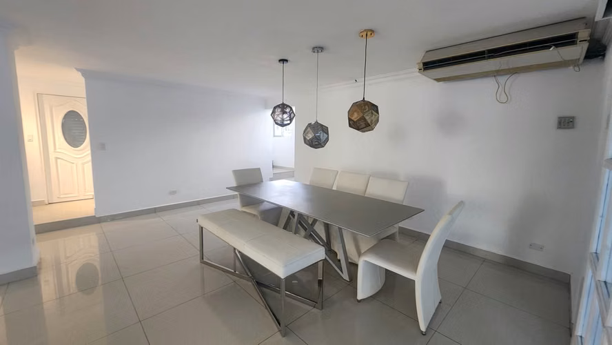 Venta de casa en Altos del Golf