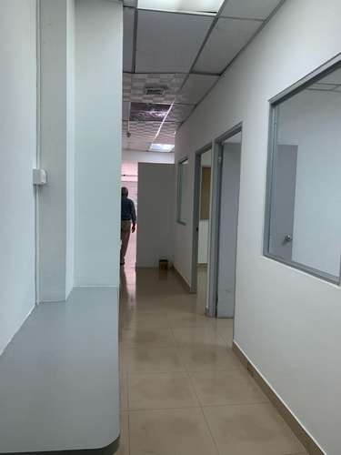Alquiler de Local Comercial En Via España - Imagen 2