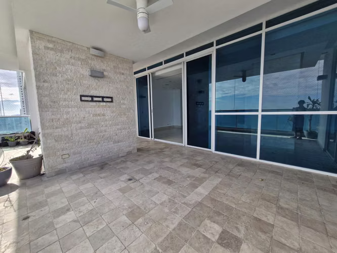 penthouse VITRI $1,600,000 4 recs