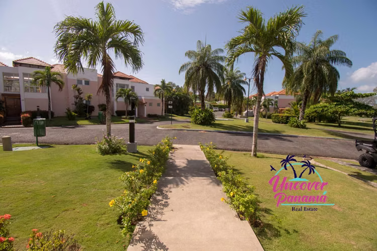 Casa adosada en venta en Costa Blanca Golf & Villas, cerca de la playa