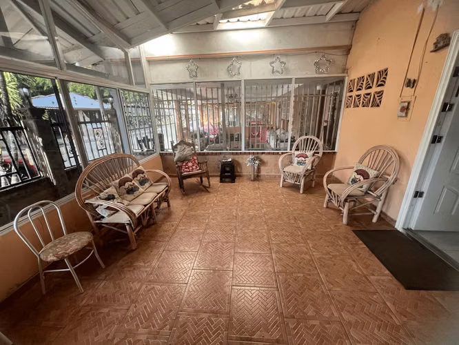 VENTA DE CASA EN ALTOS DE VILLALOBOS CERCA DE LA SALIDA DEL CORREDOR NORTE