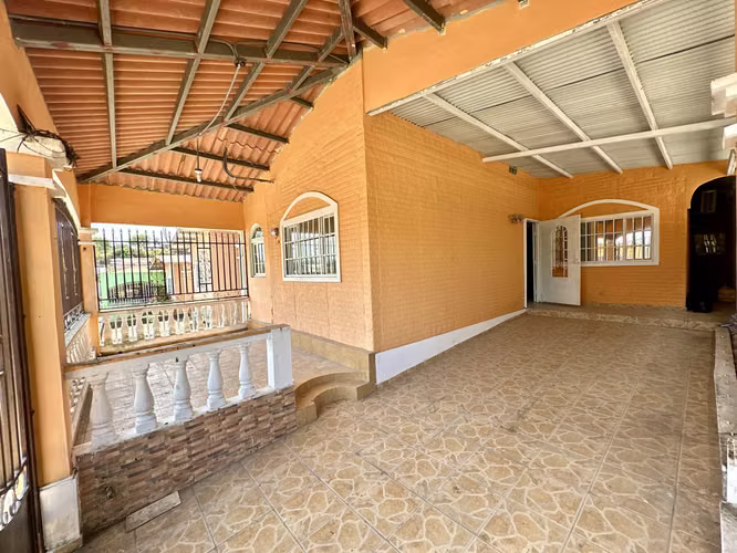 Super buena ganga en Villa Zaita, Casa de 4rec, 3baños, @ $105000 - Imagen 2