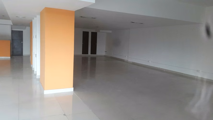 Se vende local Comercial en Avenida Balboa - Imagen 5