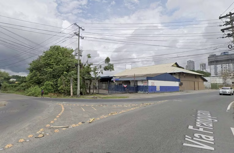 Venta de Bodega en Ave. Frangipani - Imagen 3
