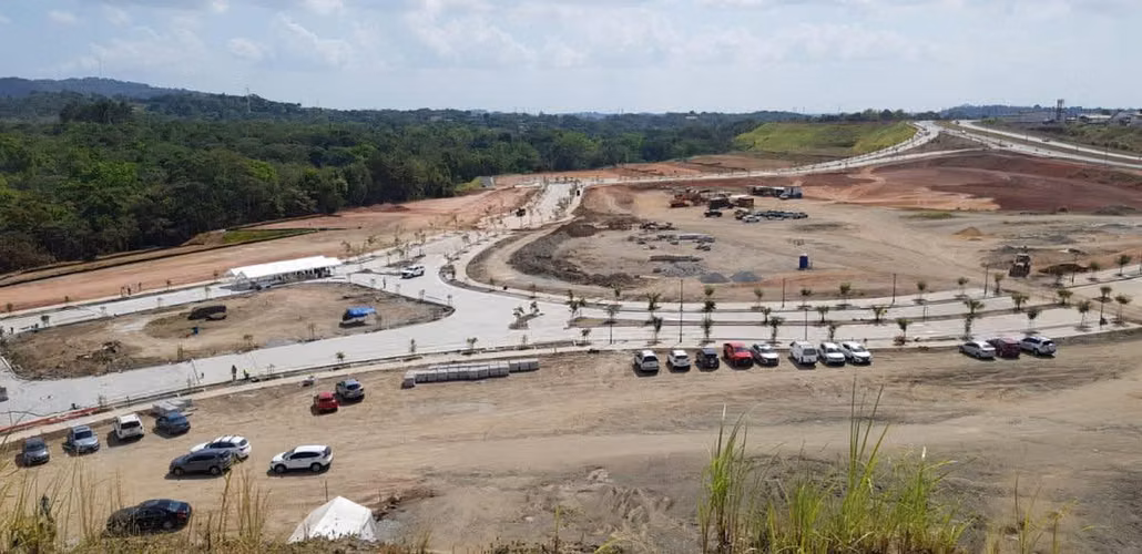Terreno comercial en Porta Norte