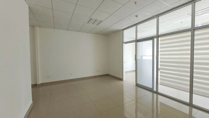 Alquiler de Oficina en Vía Brasil, Bella Vista, Plaza Korintho, 65m2 - Imagen 2