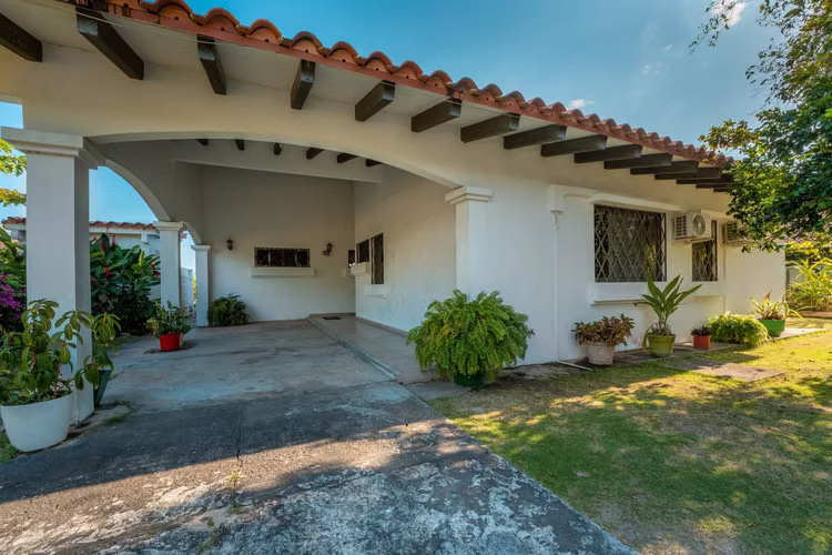 Casa frente al mar en Farallon