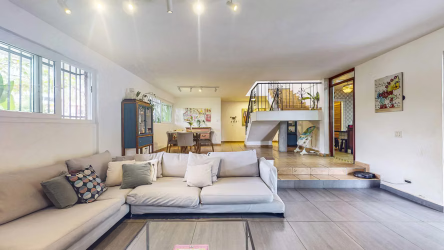 Venta de bella casa en Nuevo Reparto – El Carmen