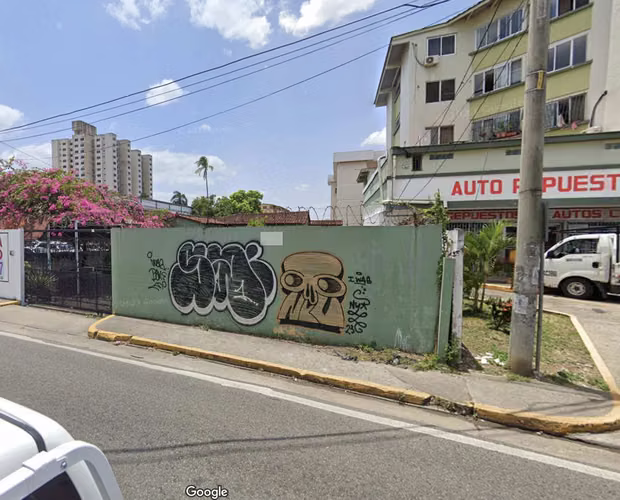 Land sale in Via Cincuentenario - Chanis