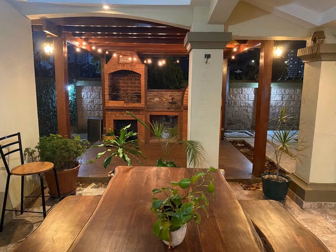Venta de casa en Altos de Panama - Paseo Dorado